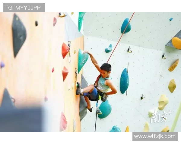 南京攀岩队与成都攀岩队赛后复盘分析灵活性表现及战术对比