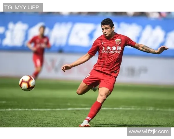 深入探讨上海足球队的战术意识与球员心理素质的对比分析